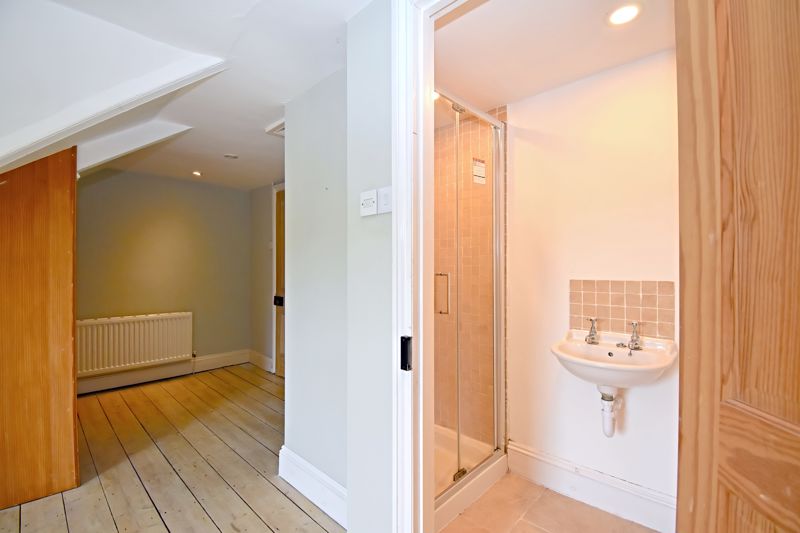 En-Suite- click for photo gallery